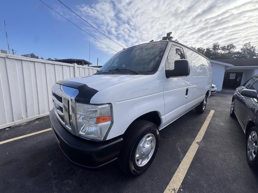 2013 Ford E-Series Econoline Van Commercial's photo